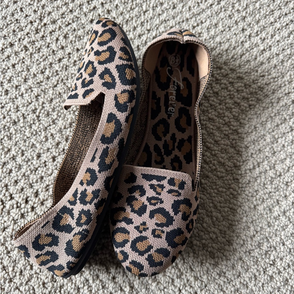 Leopard Print Women’s Flats - Picture 2 of 3